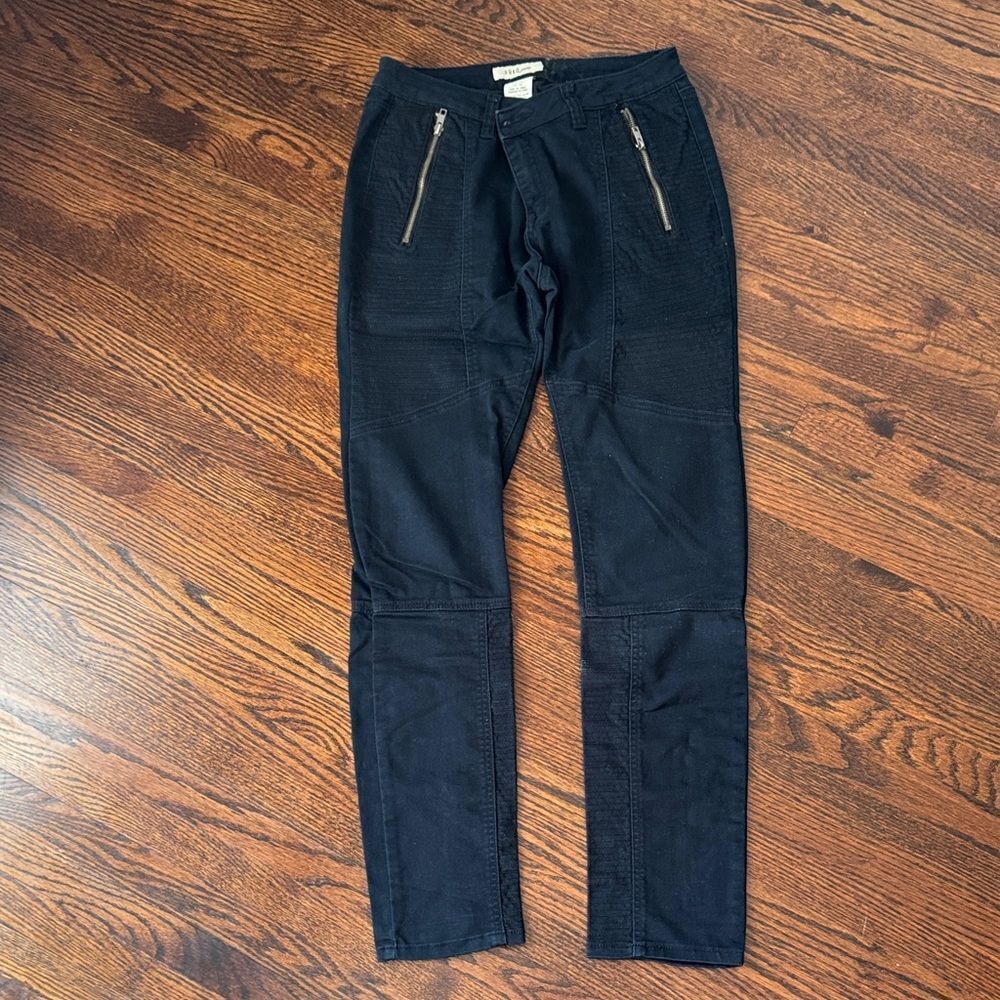 Black Skinny Jeans